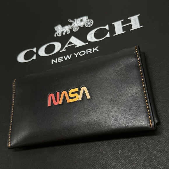 Limited Edition Coach x Nasa Wallet Black Leather Card Phone Case bifold Card - Picture 2 of 8
